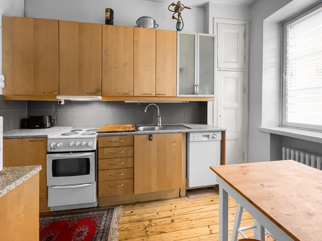 Photo kitchen cabinets price