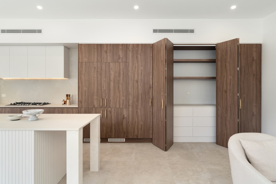 Photo closet cabinet design